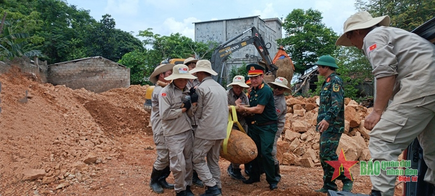 Quảng Bình: Xử lý an toàn quả bom nặng 340kg